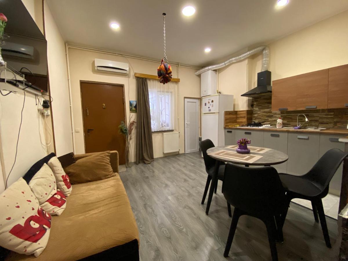 Downtown-Home In The Heart Of Old טביליסי מראה חיצוני תמונה
